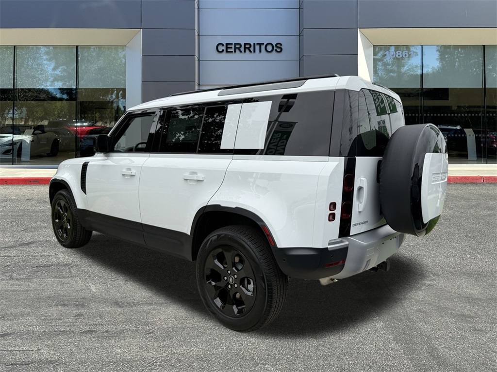 2025 Land Rover Defender 110 S photo 4
