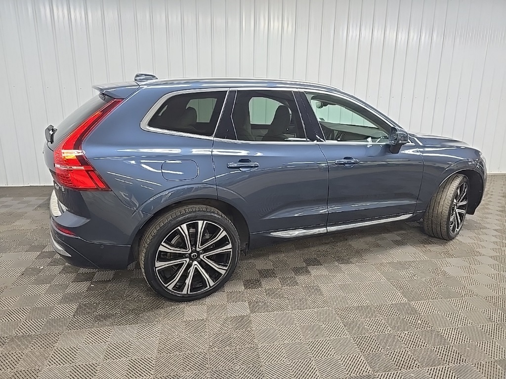 2023 Volvo XC60 Ultimate photo 2