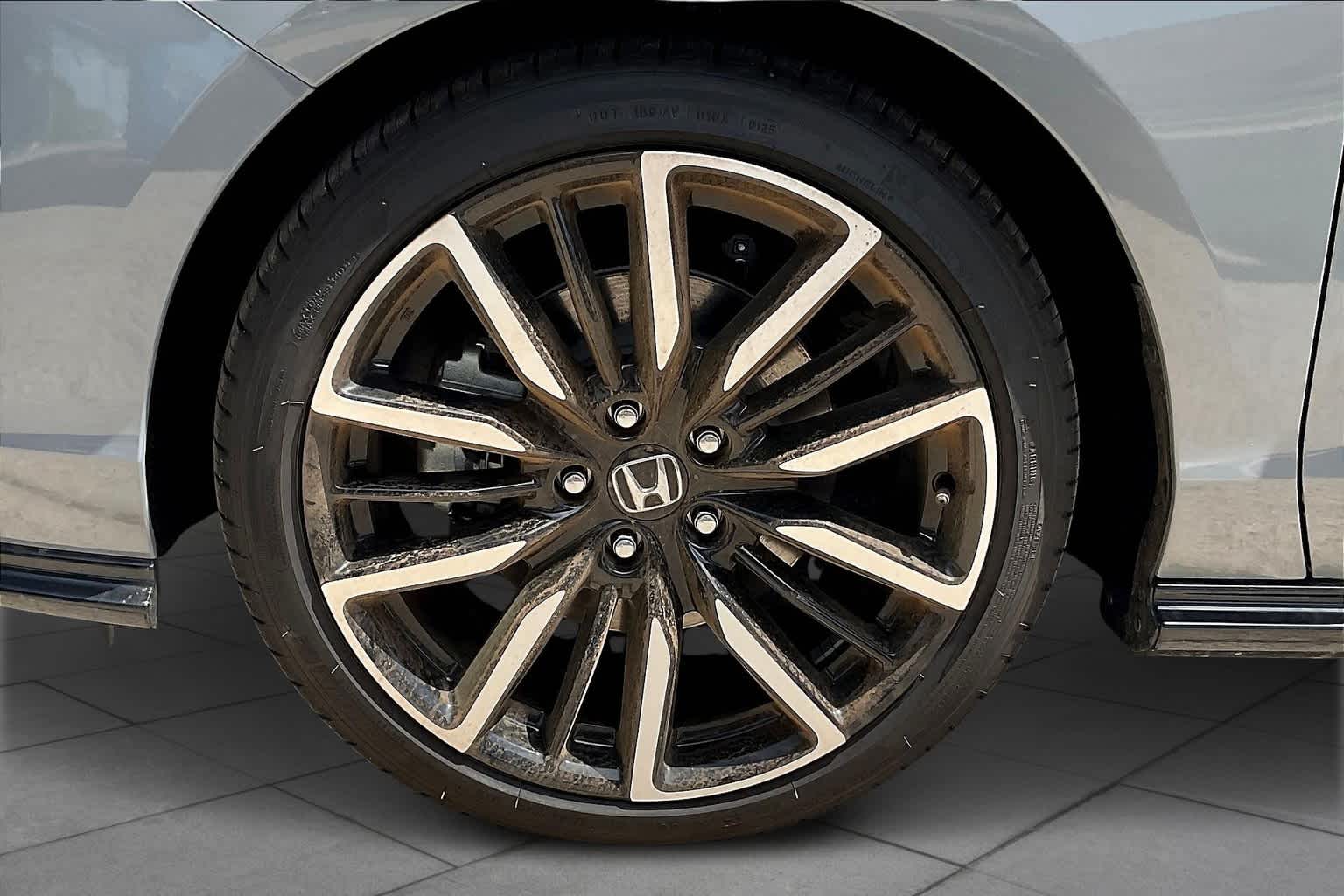 2025 Honda Accord Hybrid Touring photo 11