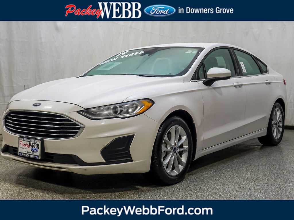 2019 Ford Fusion SE's photo