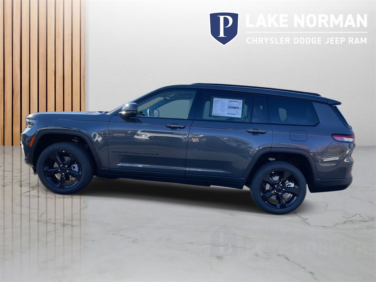 2025 Jeep Grand Cherokee Limited photo 2