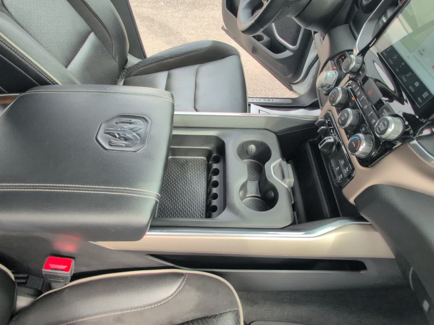 2022 Ram 1500 Laramie photo 24