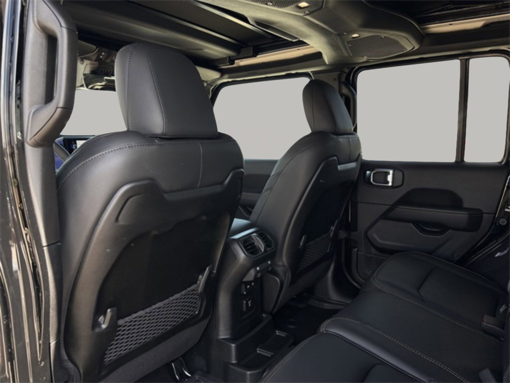 2025 Jeep Wrangler Sahara photo 20