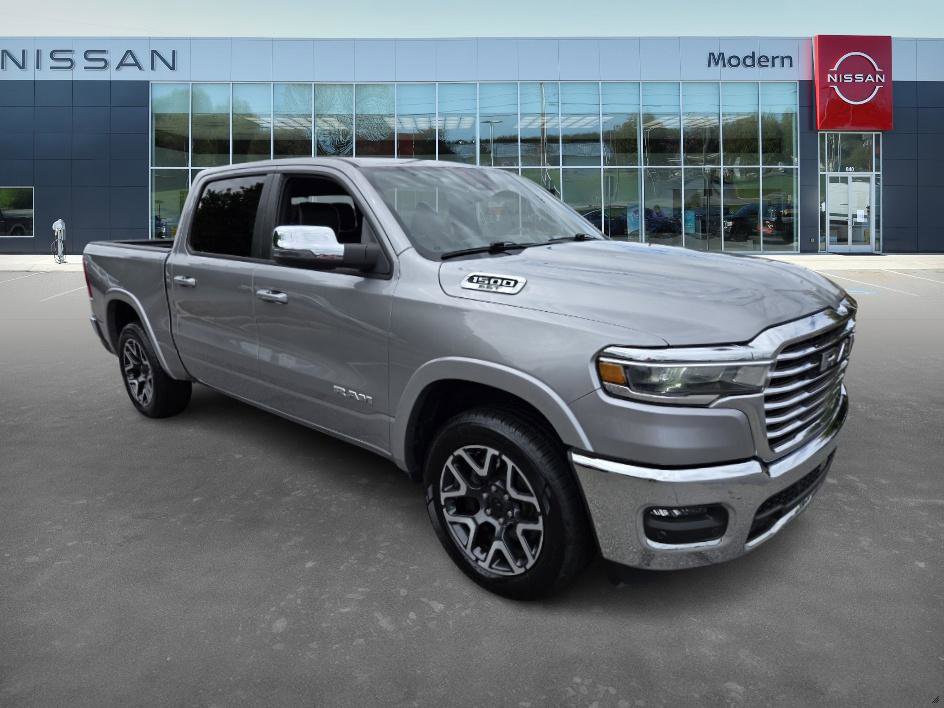 2025 Ram 1500 Laramie photo 3