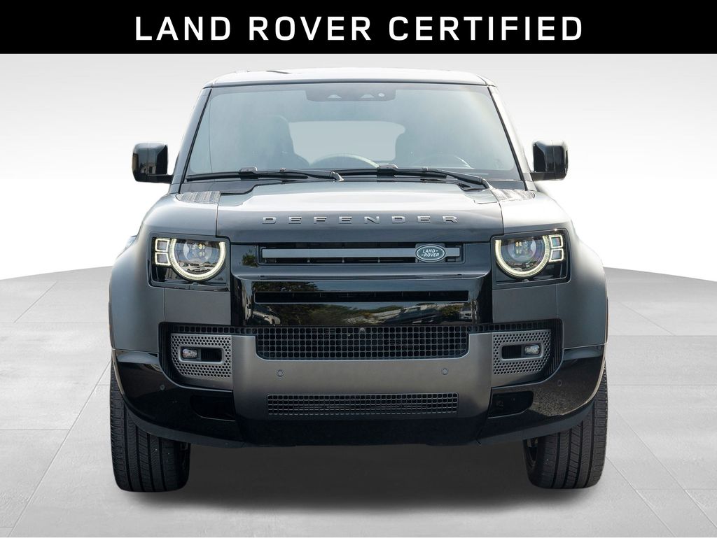 2025 Land Rover Defender 130 V8 photo 2