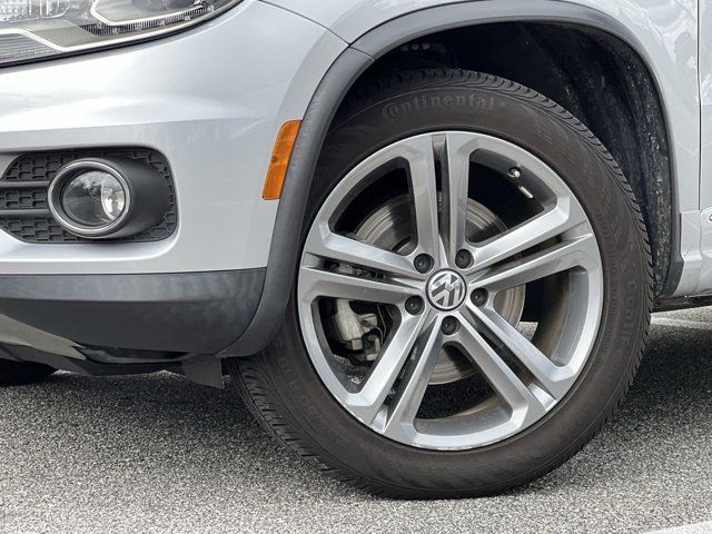2017 Volkswagen Tiguan Sport photo 2