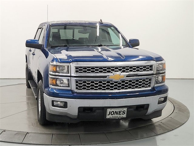 2015 Chevrolet Silverado 1500 LT photo 2