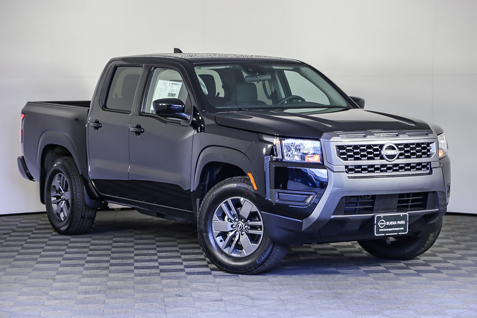 2025 Nissan Frontier SV's photo