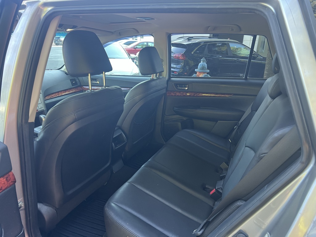 2010 Subaru Outback 2.5i photo 17