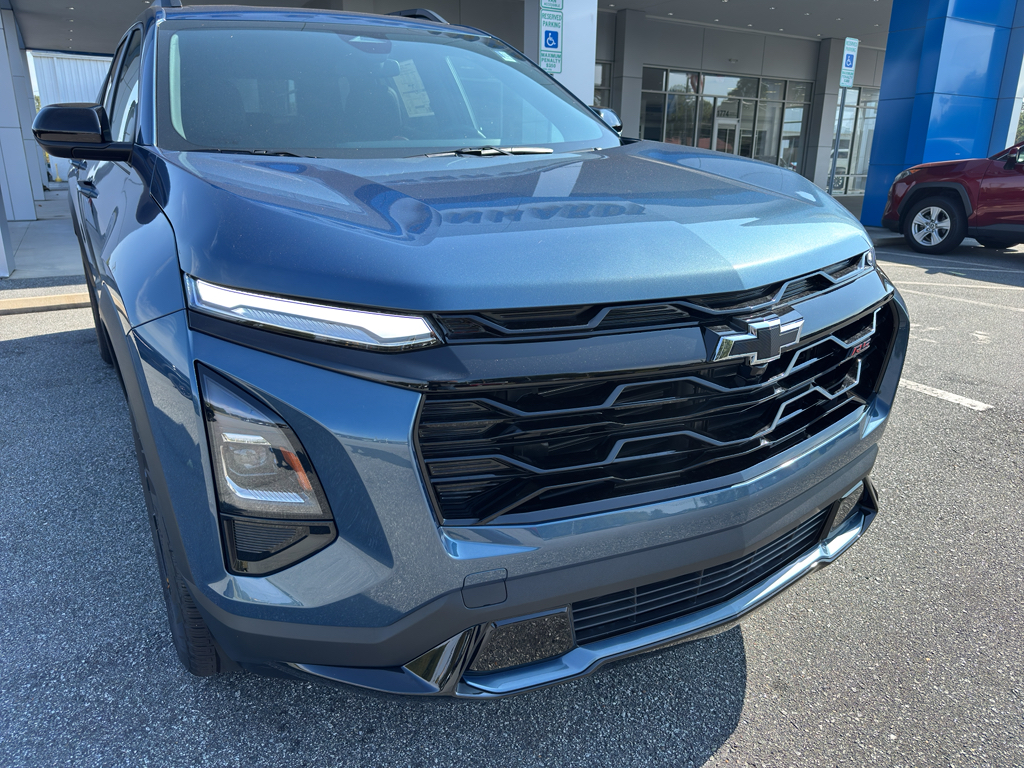 2026 Chevrolet Equinox RS photo 2