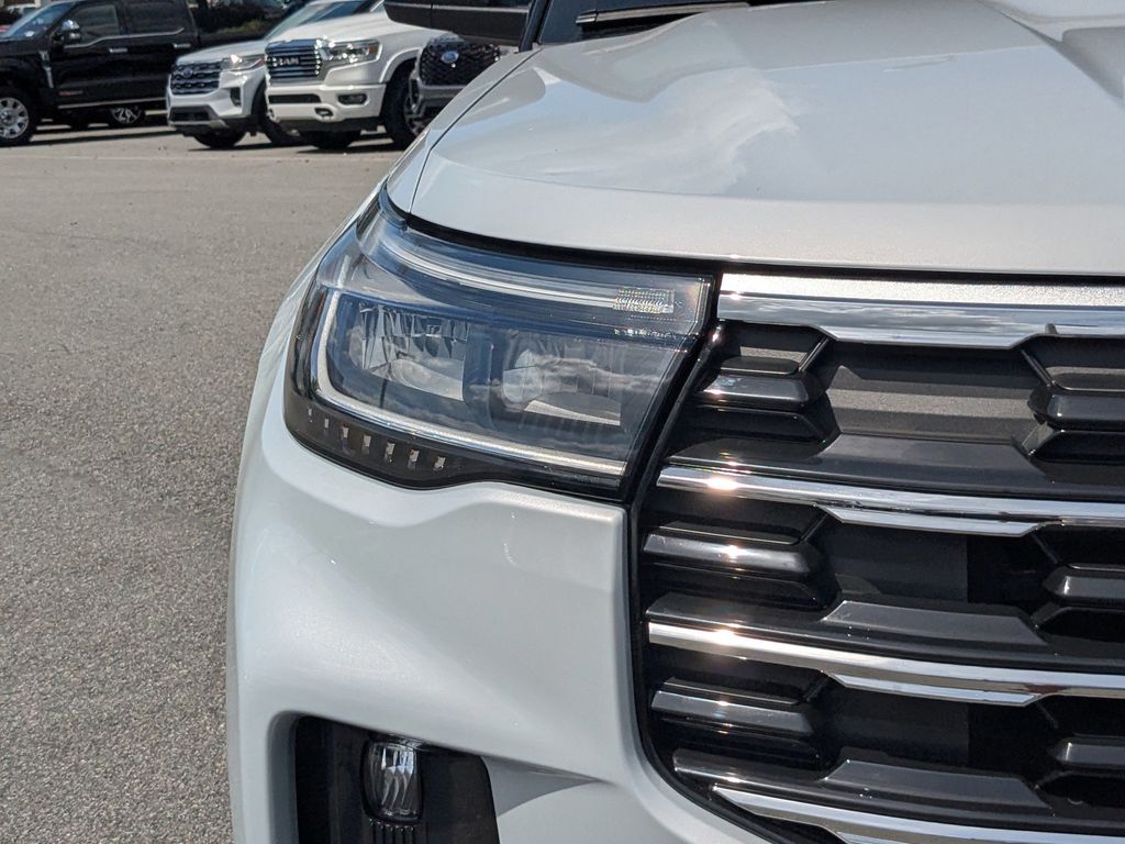 2025 Ford Explorer photo 10