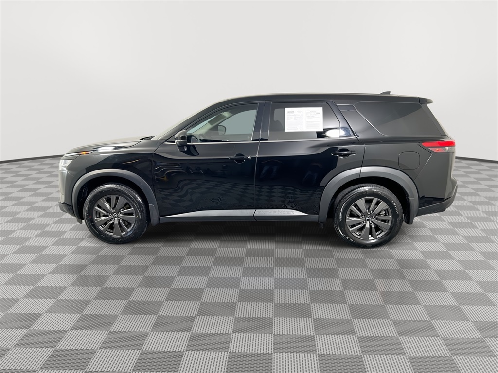 2022 Nissan Pathfinder S photo 4