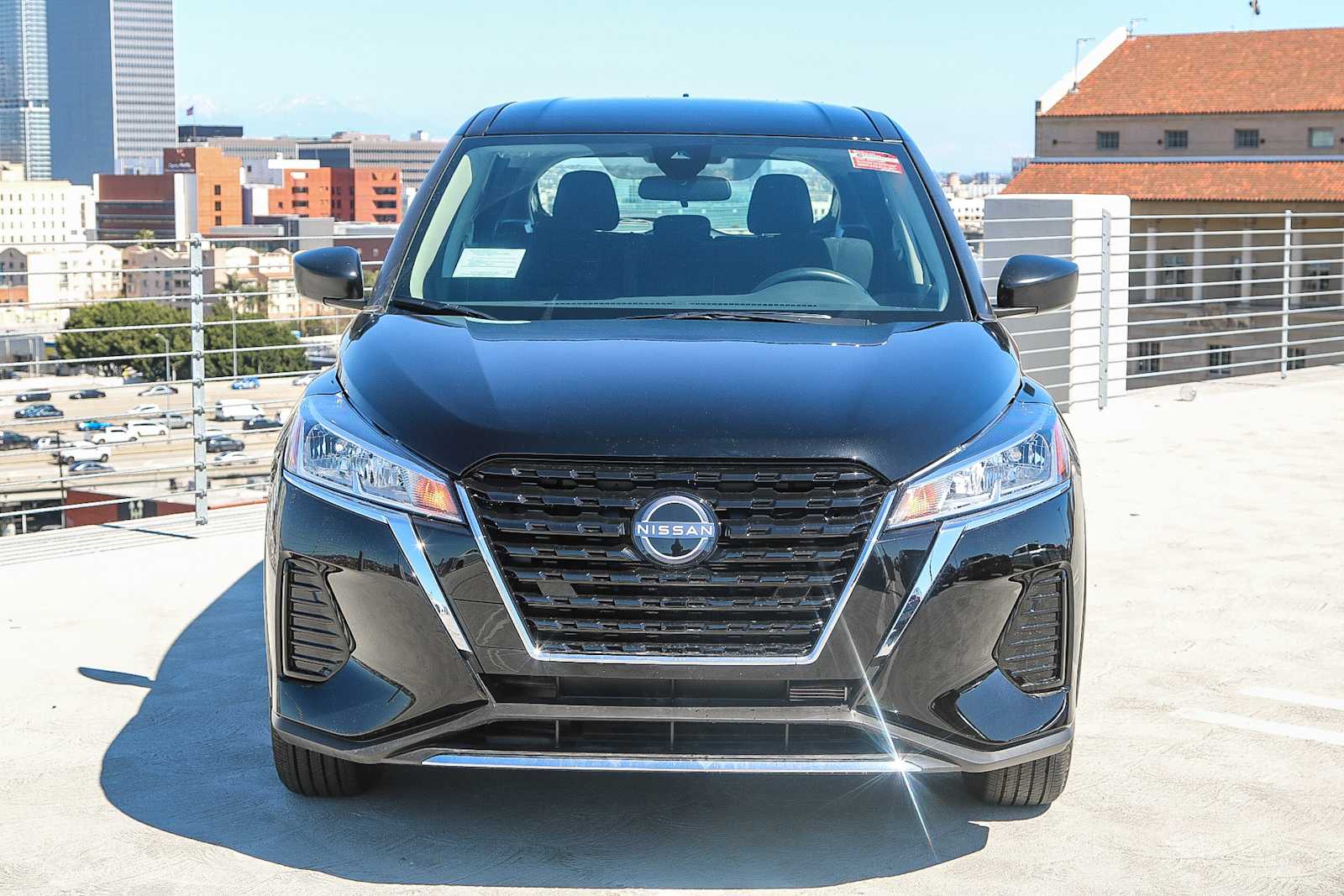 2025 Nissan Kicks Play S photo 2