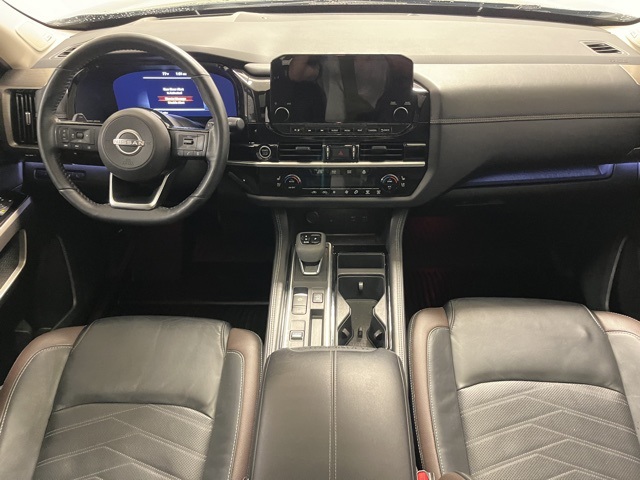 2024 Nissan Pathfinder Platinum photo 2