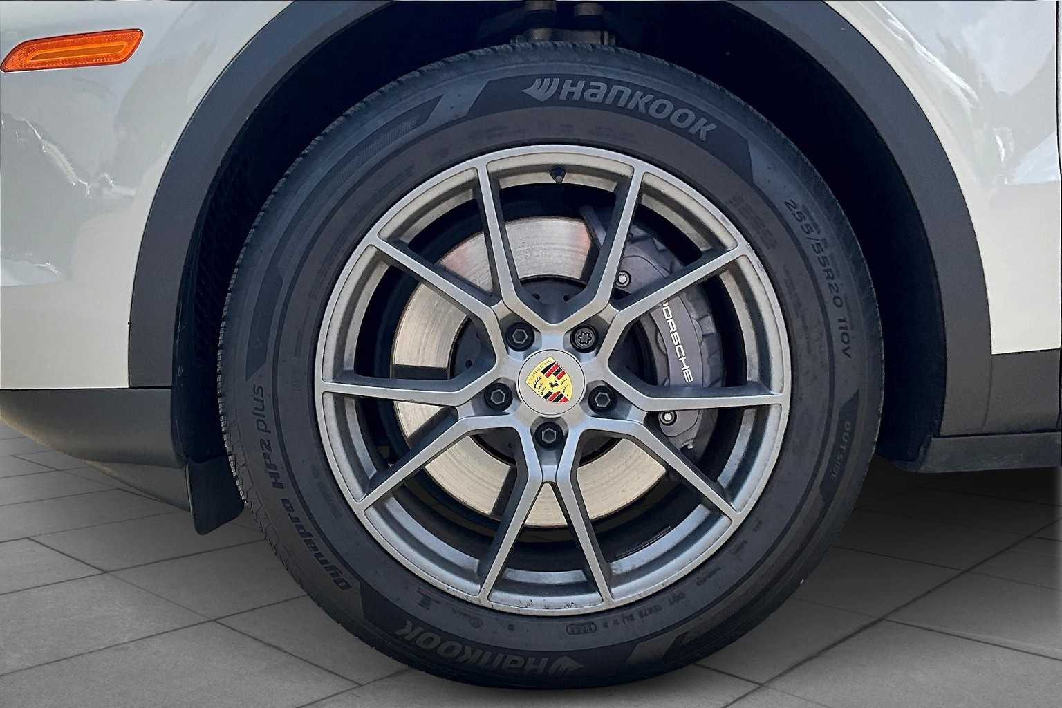 2024 Porsche Cayenne Coupe photo 15