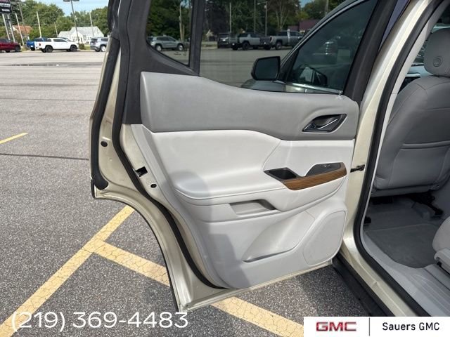2017 Gmc Acadia SLE photo 18
