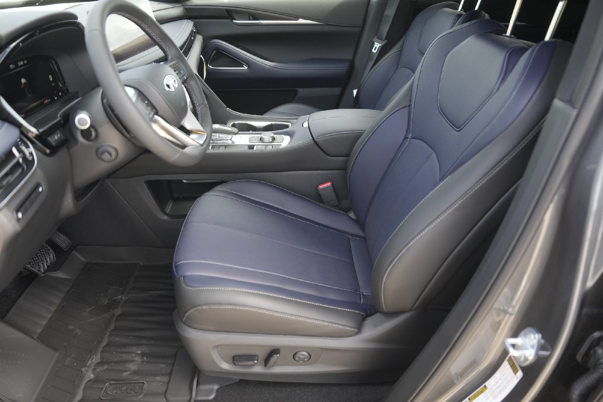 2026 Infiniti QX60 AWD photo 7