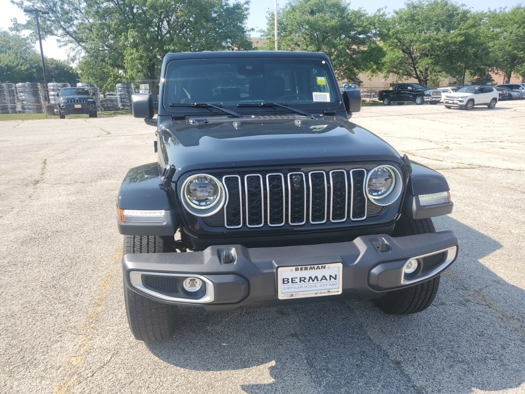 2025 Jeep Wrangler Sahara photo 2