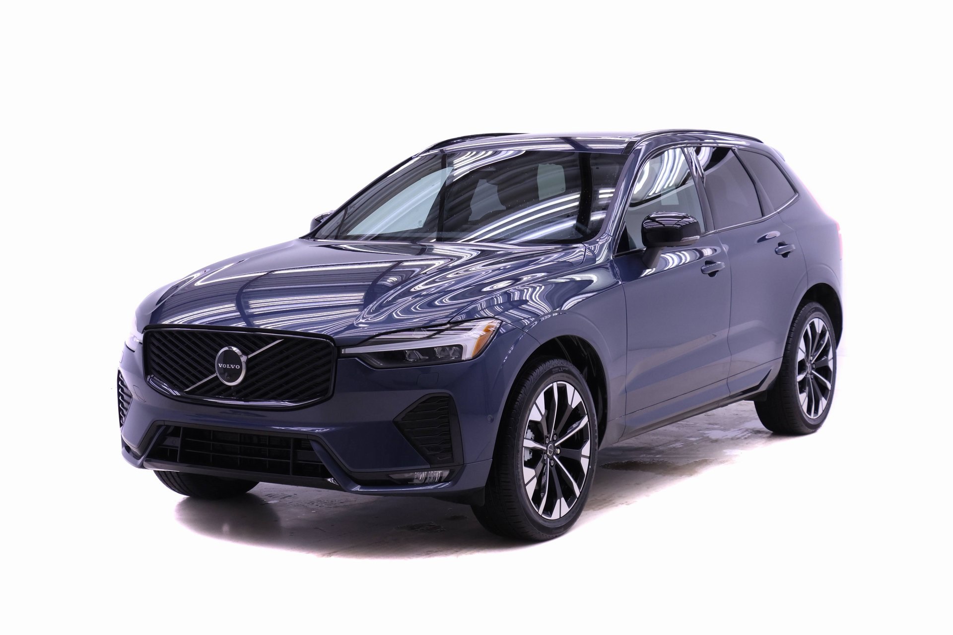 2026 Volvo XC60 Plus's photo