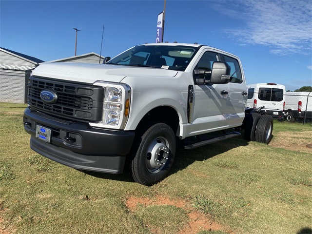 2026 Ford F-350 photo 2
