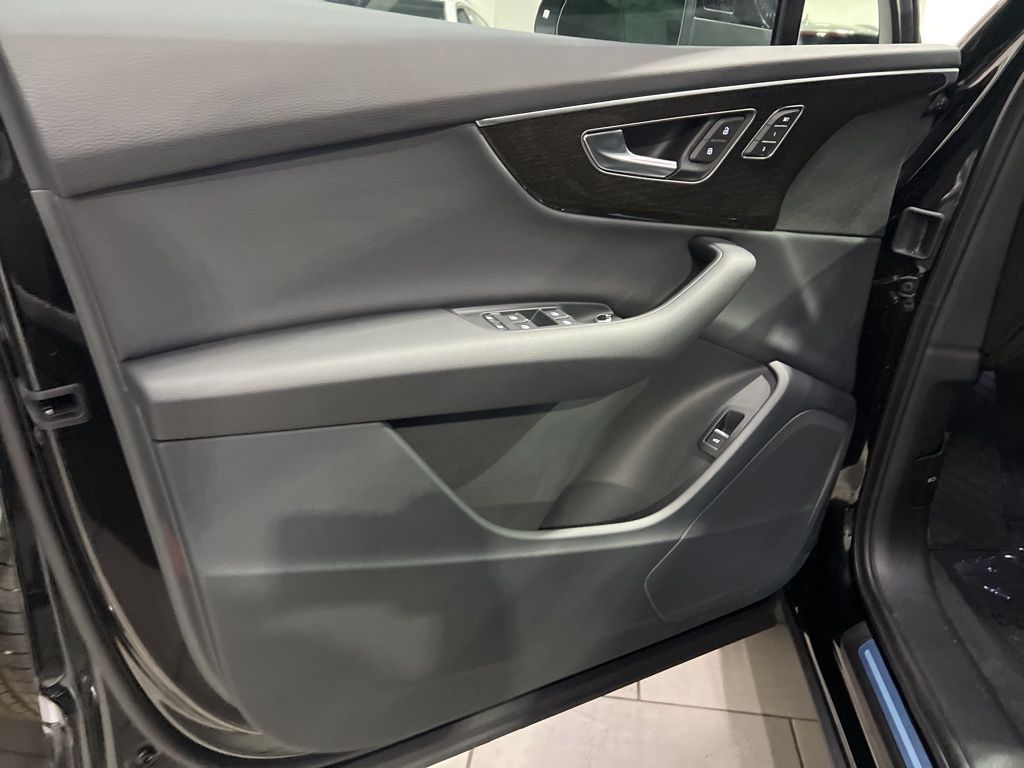 2025 Audi Q7 55 Premium photo 21