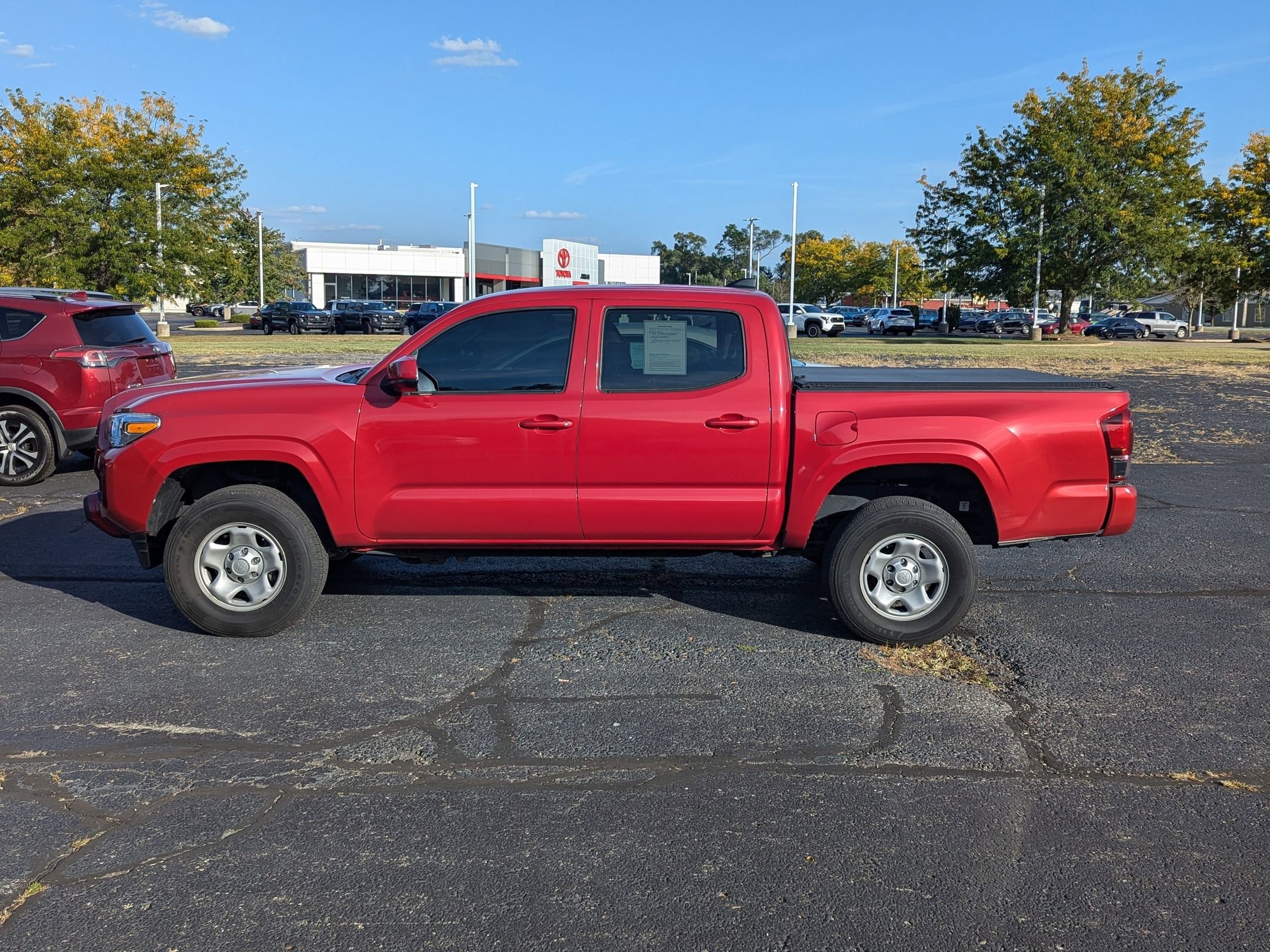 2022 Toyota Tacoma TRD Sport photo 2