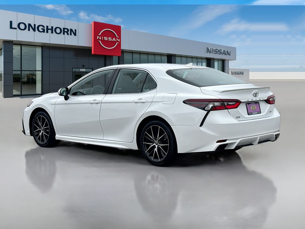 2024 Toyota Camry SE photo 4