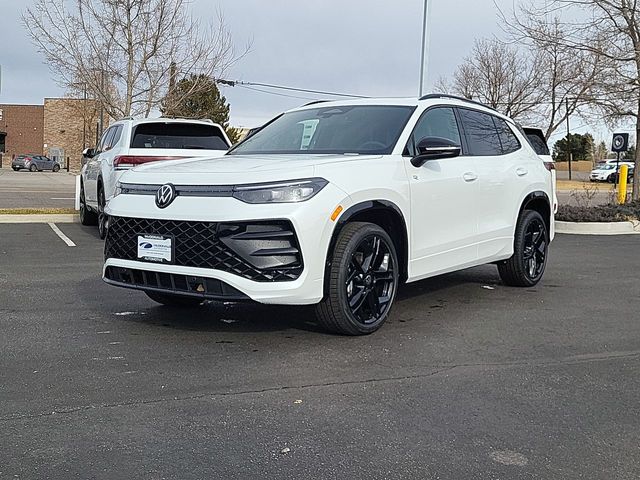 2026 Volkswagen Tiguan SE R-LINE BLACK's photo