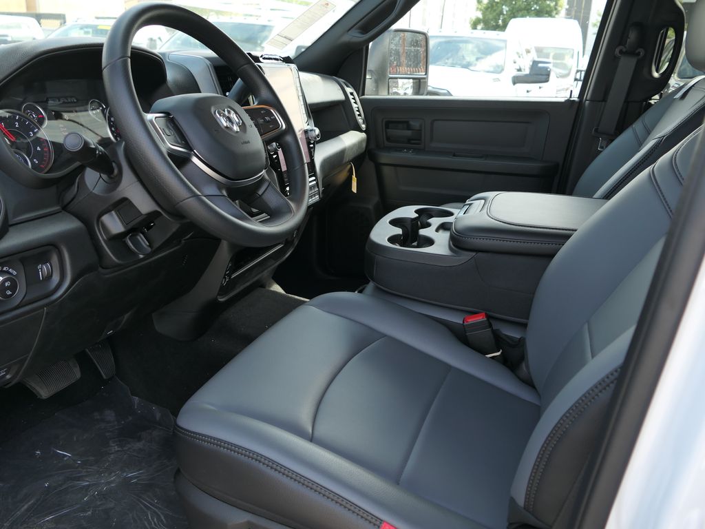 2026 Ram 3500 Tradesman photo 8