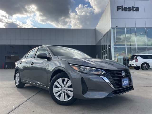 2025 Nissan Sentra S's photo