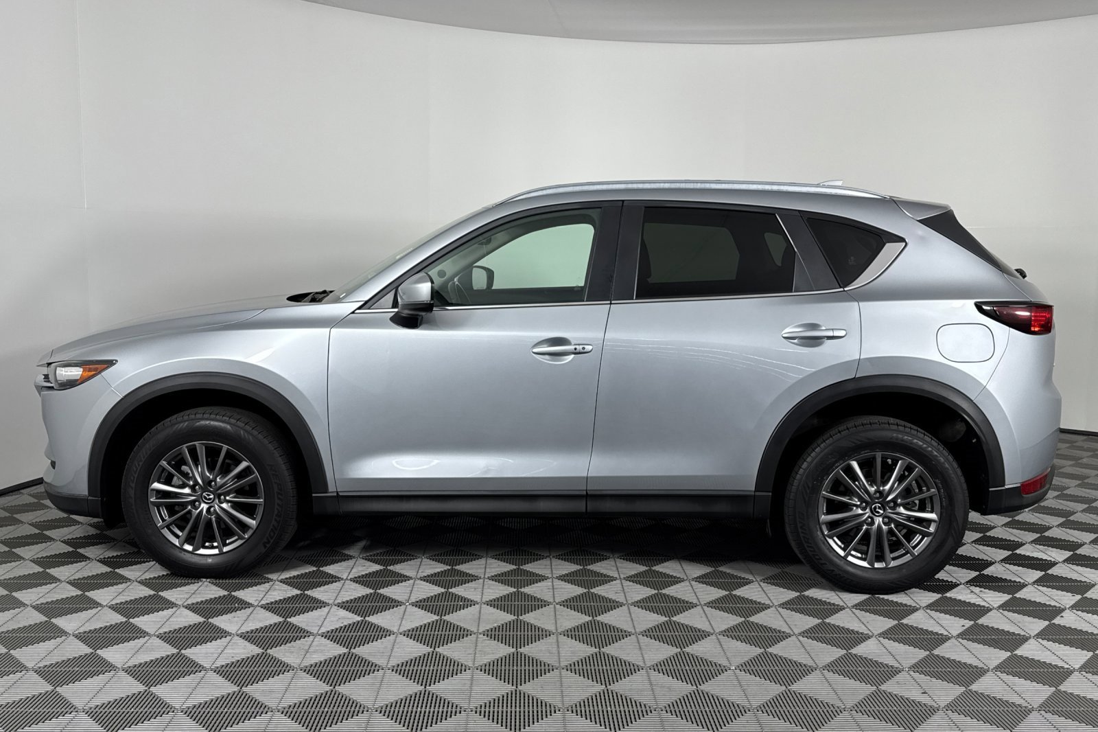 2017 Mazda CX-5 Touring photo 6