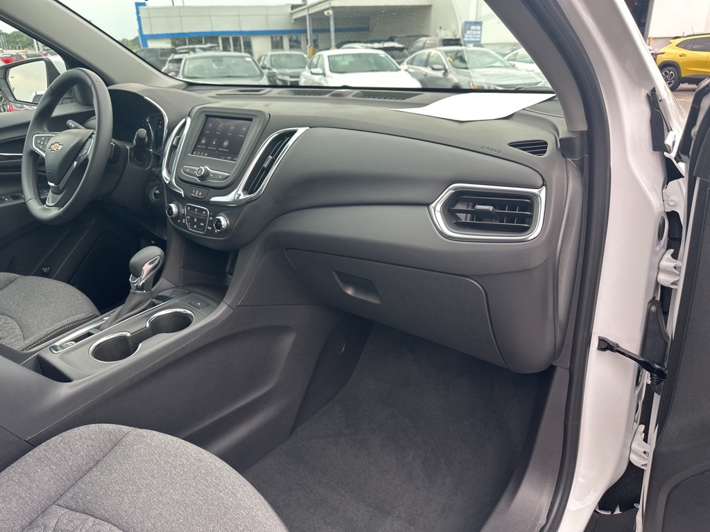 2024 Chevrolet Equinox LT photo 22