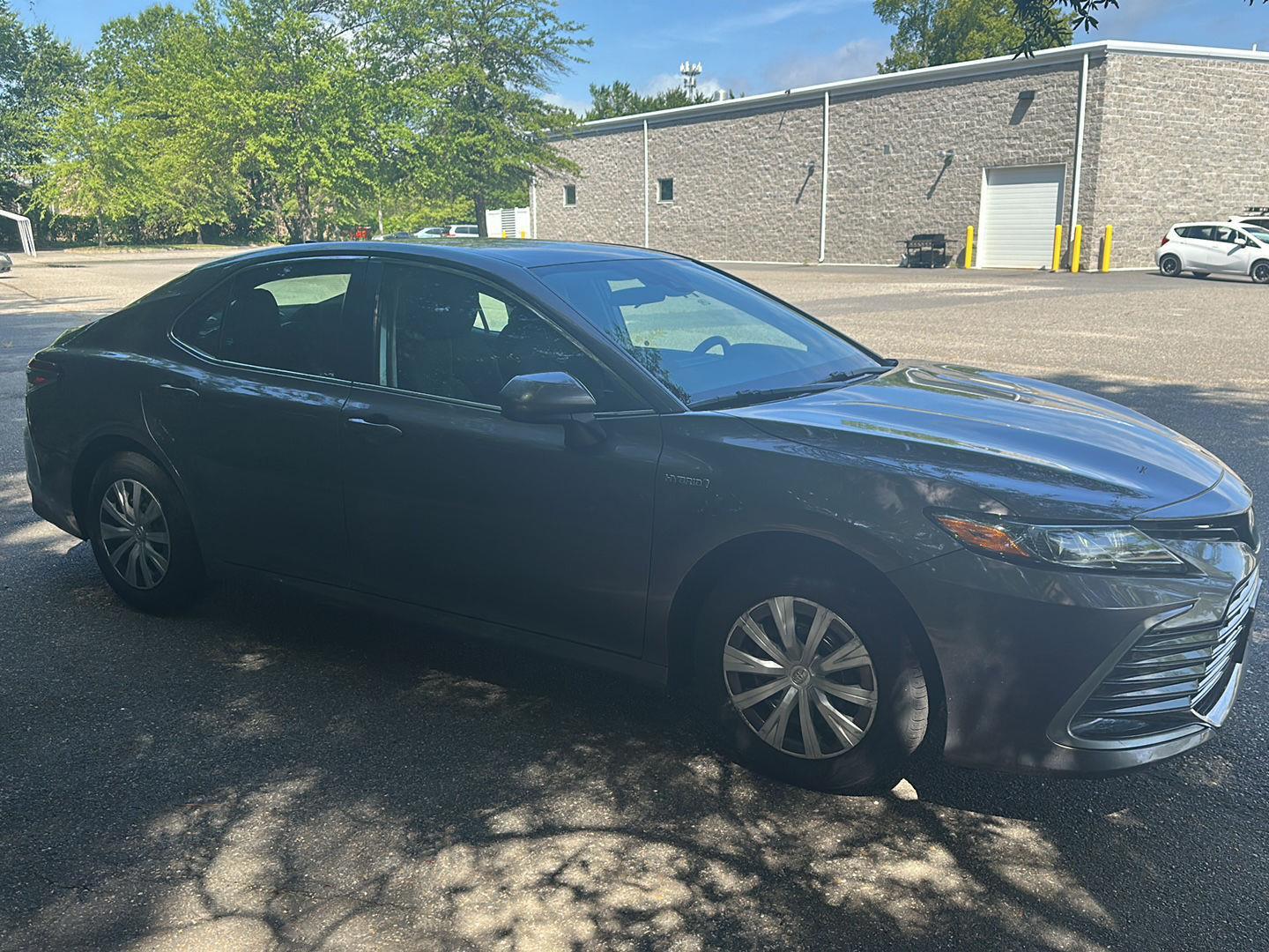 2021 Toyota Camry Hybrid LE photo 15