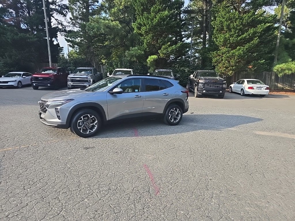 2024 Chevrolet Trax LT photo 10