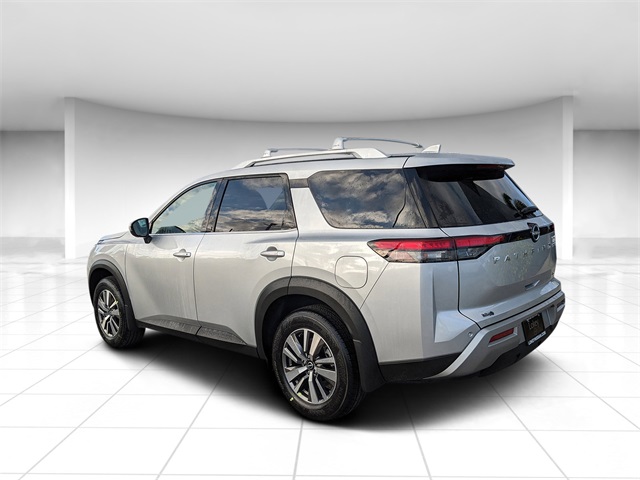 2025 Nissan Pathfinder SL photo 4