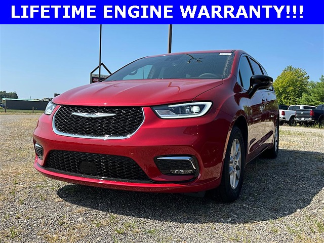 2026 Chrysler Pacifica photo 3