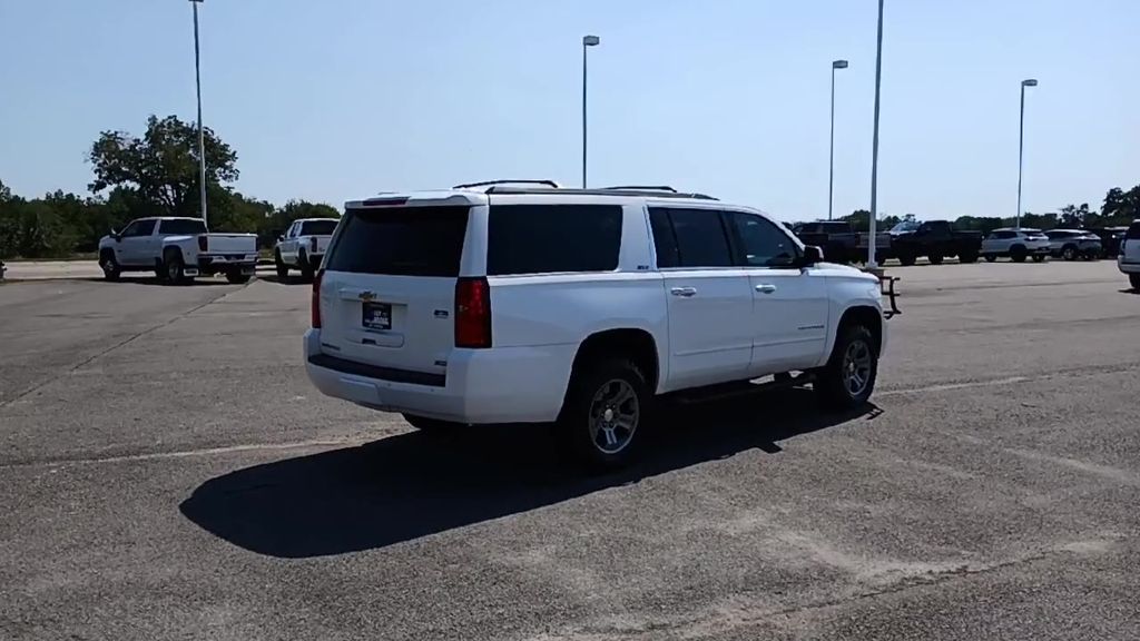 2018 Chevrolet Suburban LT photo 8