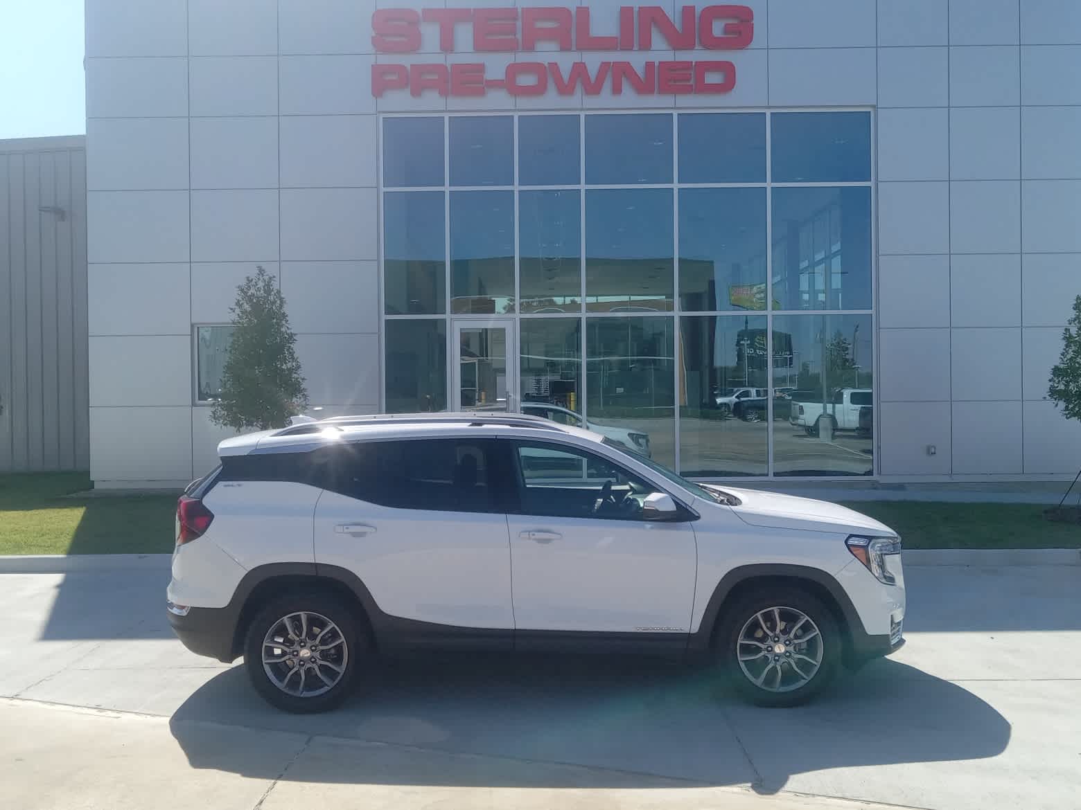 2024 GMC Terrain SLT's photo