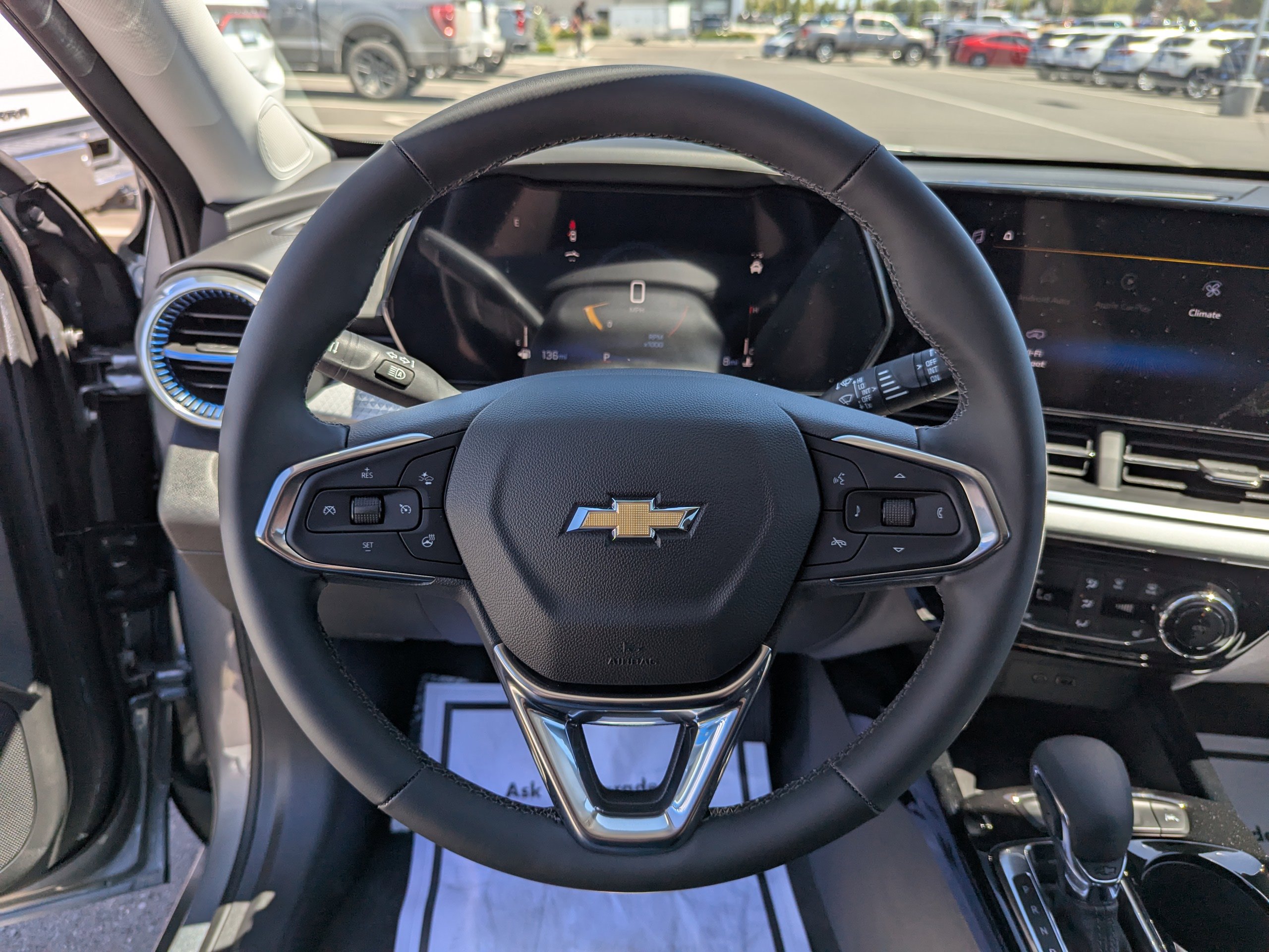 2025 Chevrolet Trax LT photo 13