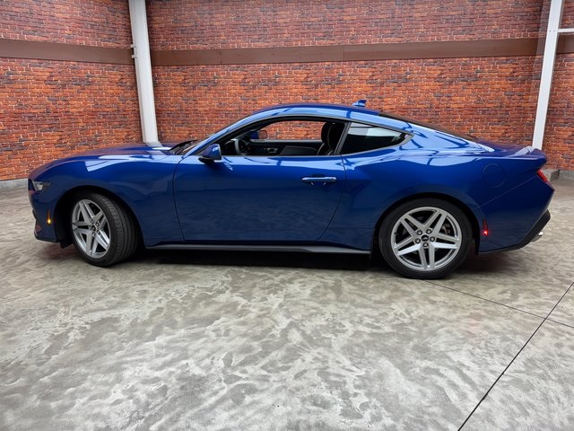 2024 Ford Mustang EcoBoost photo 2