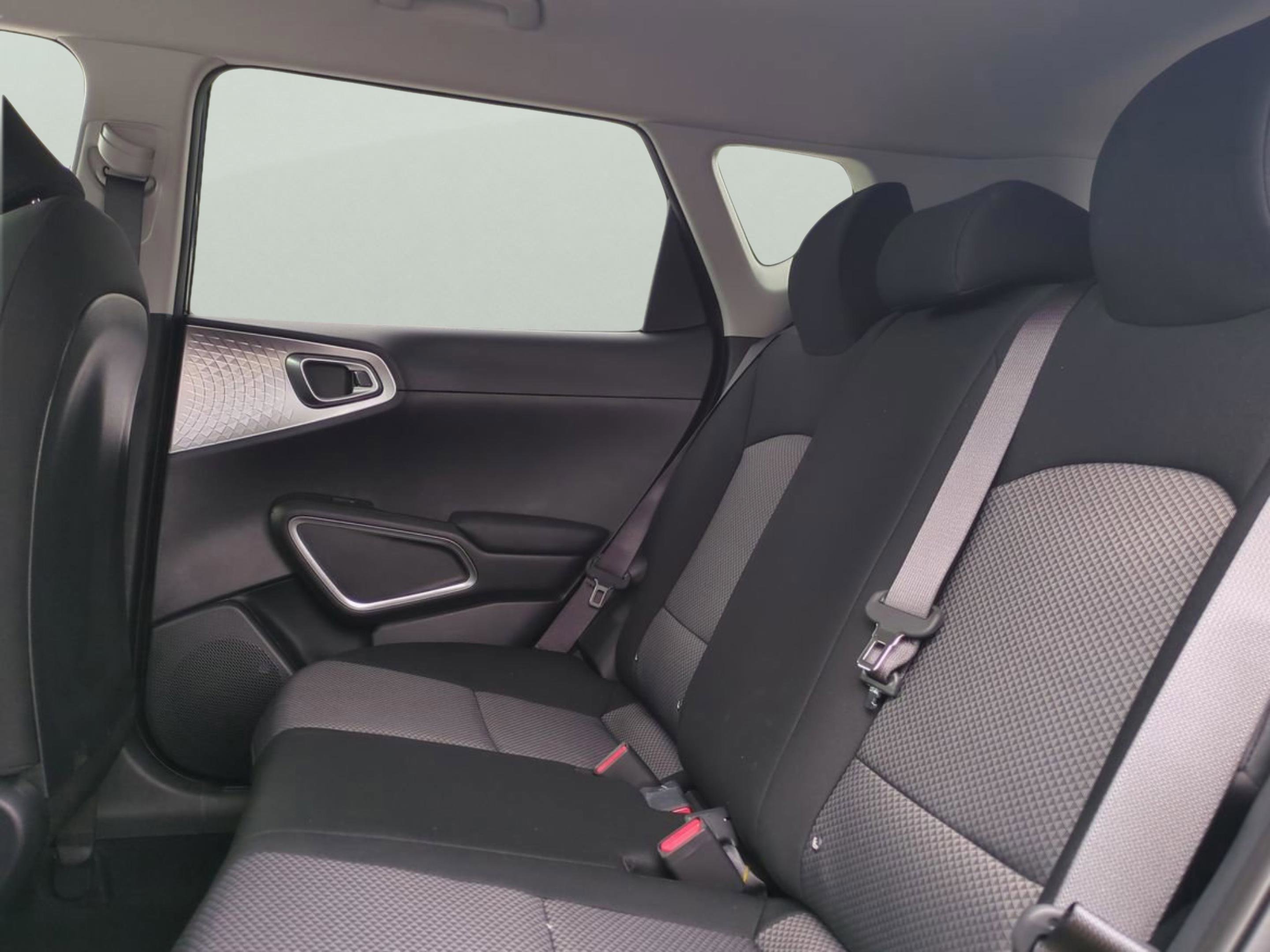 2025 Kia Soul LX photo 11