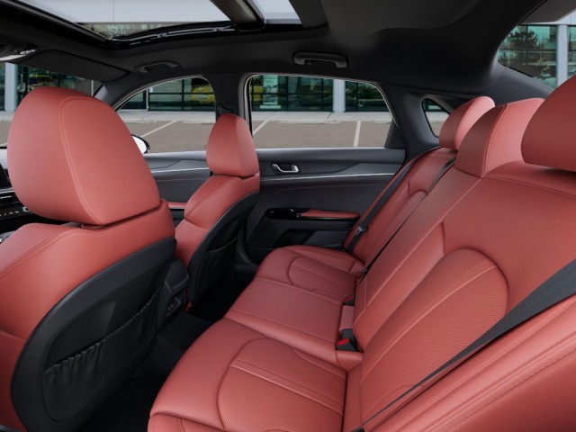 New 2025 Wolf Gray Kia GT-Line image 18