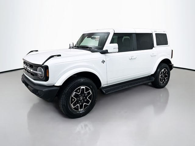 2025 Ford Bronco Outer Banks photo 3