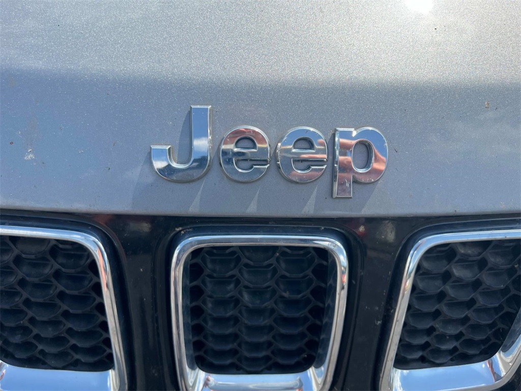 2021 Jeep Compass Latitude photo 4