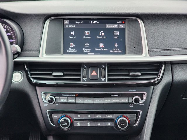 2019 Kia Optima S photo 2