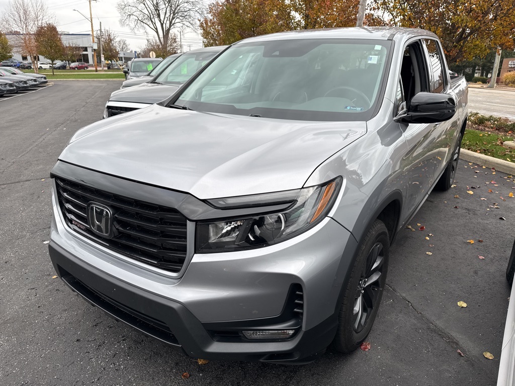 2023 Honda Ridgeline Sport photo 2
