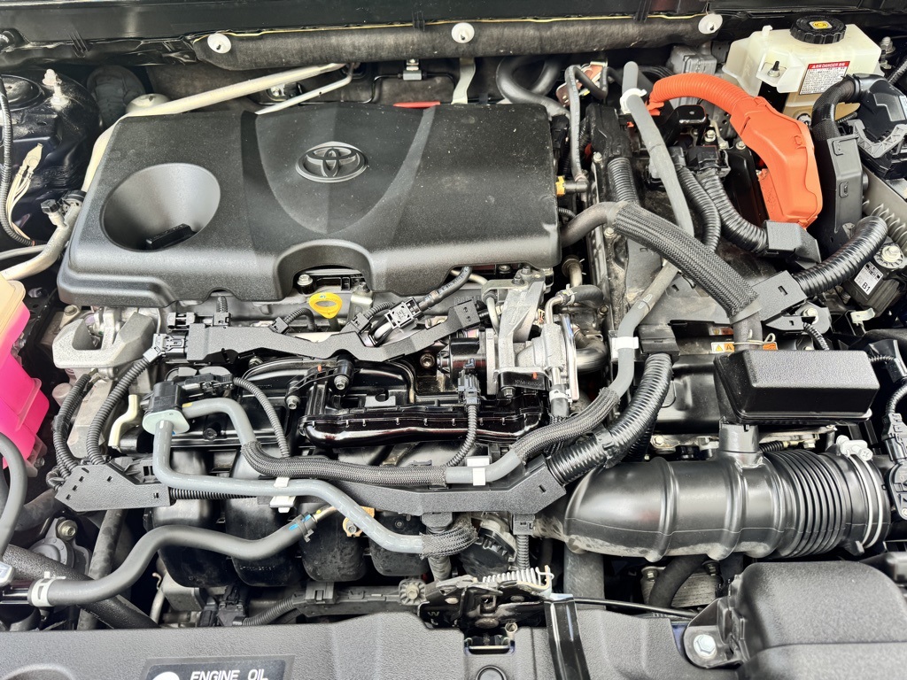 2020 Toyota RAV4 Hybrid XLE photo 28