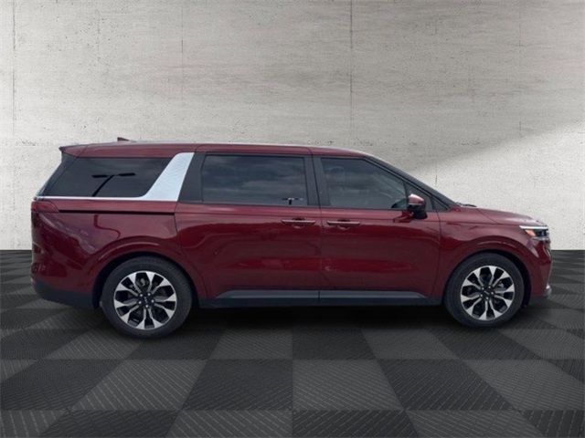 2023 Kia Carnival EX photo 8