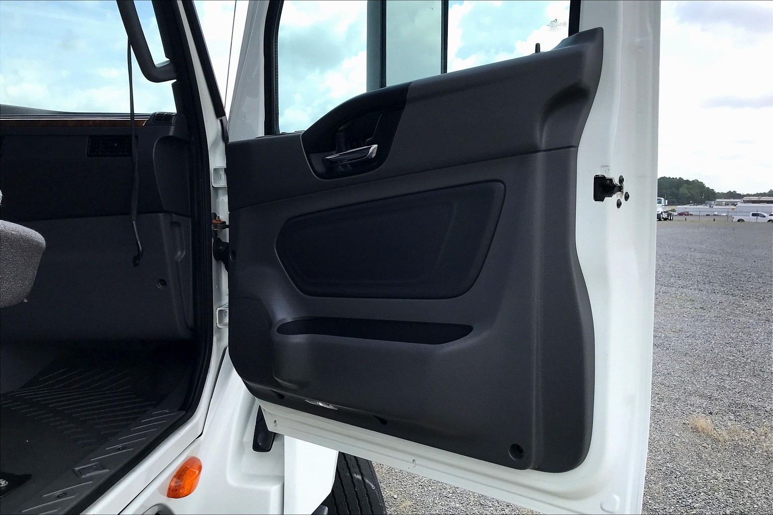 Used 2020 WHITE International  image 30