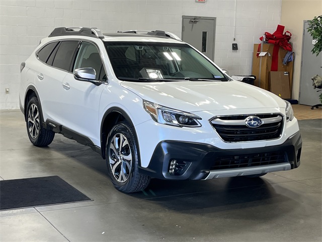 2022 Subaru Outback Touring XT photo 2